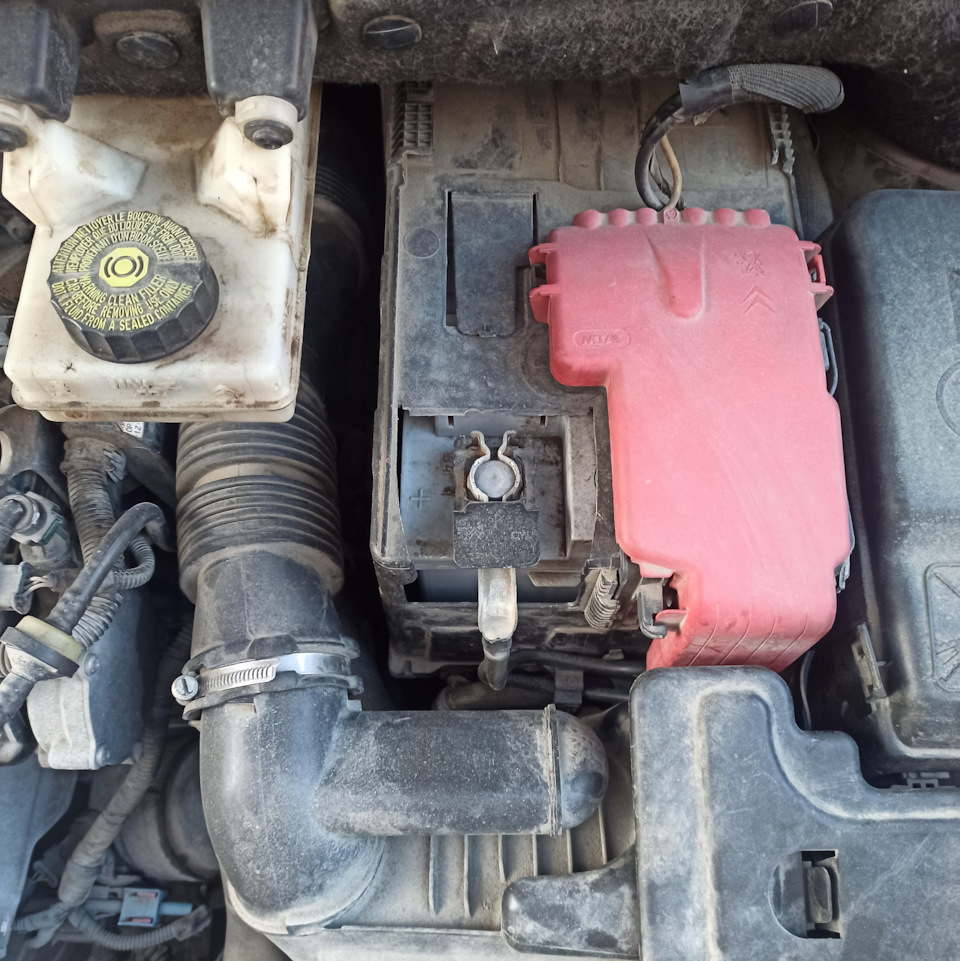 Фиксатор проводки 9673695080 — колпачок плюсовой клеммы — Peugeot ...