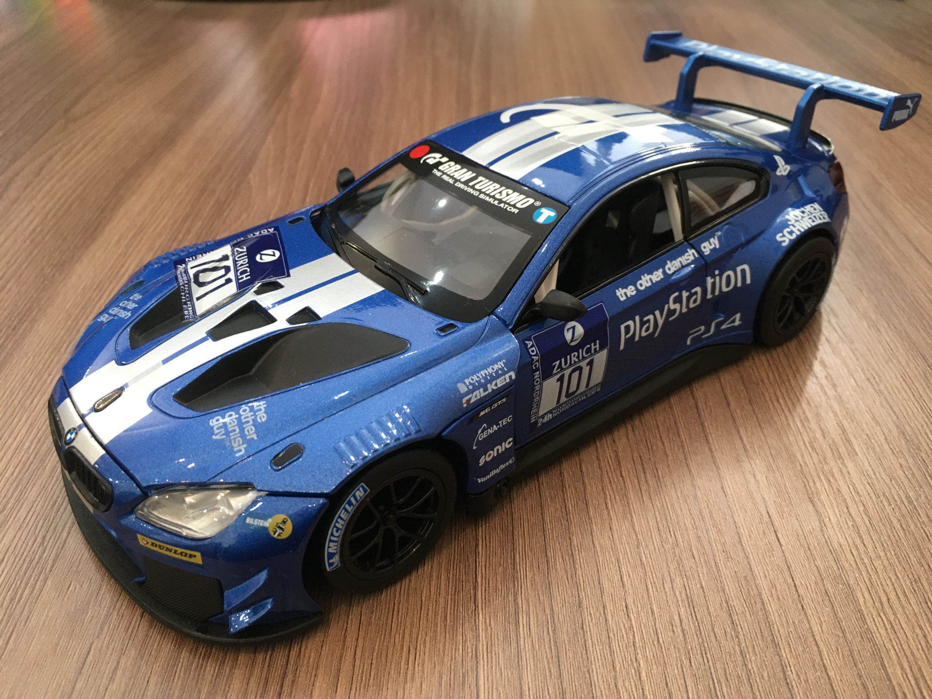 BMW M6 GT3 PlayStation за бонусы от заправок. — BMW 5 series (E39), 3 л,  2001 года | заправка | DRIVE2