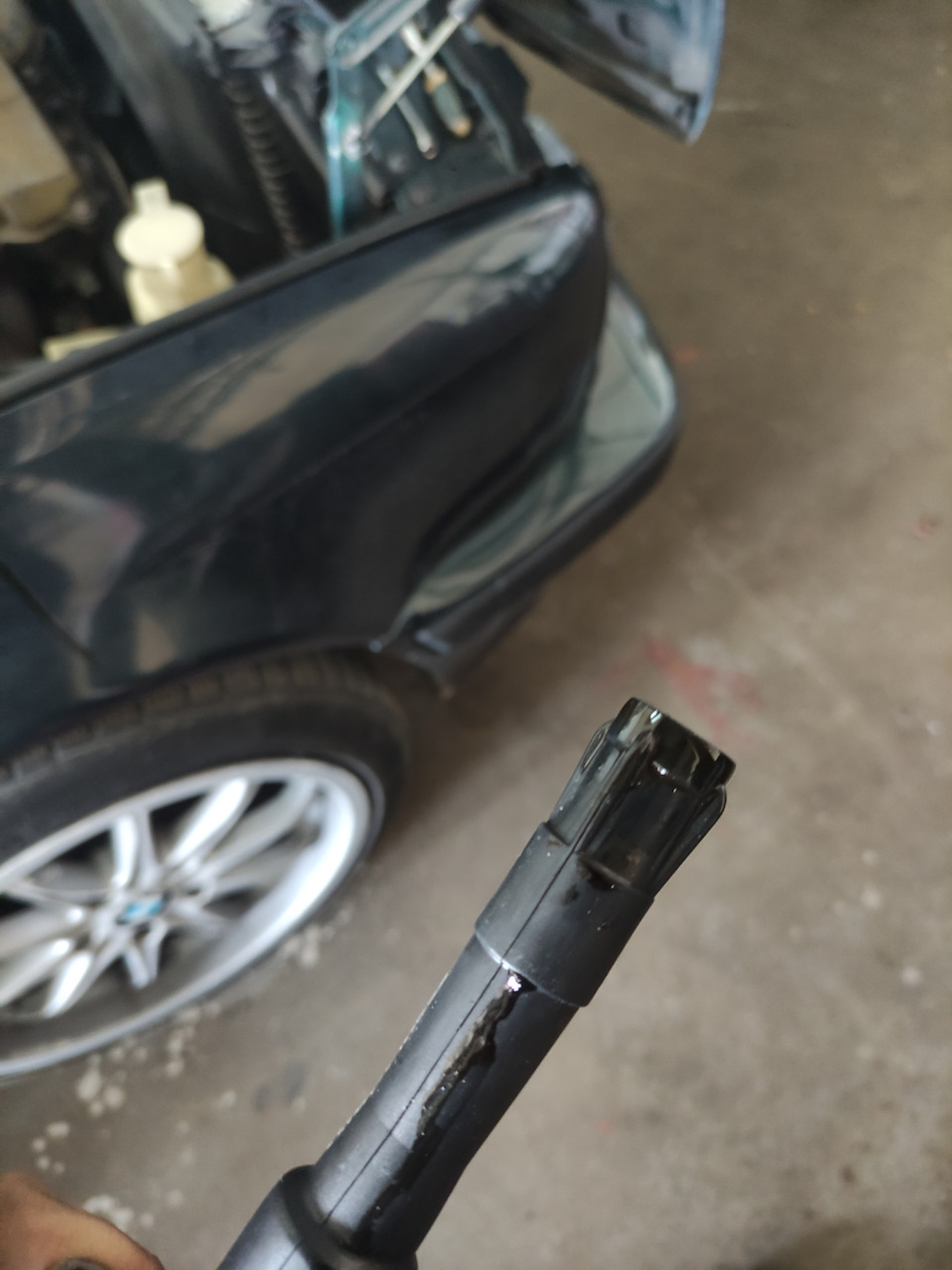 Свечи и колодцы в масле — BMW 5 series (E34), 2,5 л, 1994 года ...