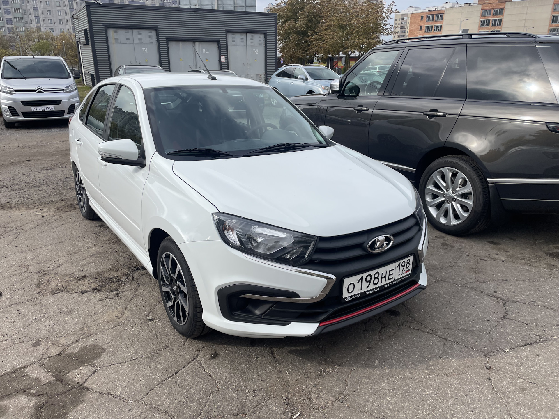 Проставки на колеса — Lada Гранта Drive Active, 1,6 л, 2023 года ...