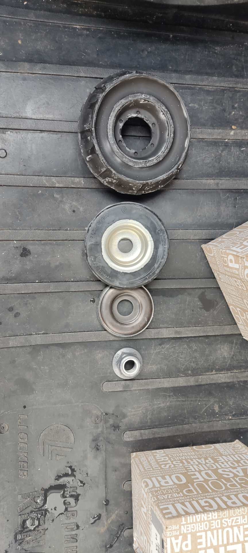 Такой набор — Renault Logan (1G)