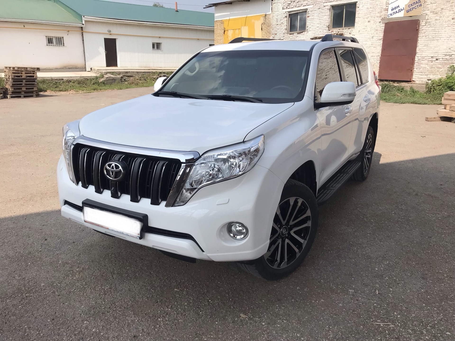 Фара toyota land cruiser prado. Фары Land Cruiser Prado 150. Ленд Крузер Прадо фары 2015. Фара Тойота ленд Крузер Прадо. Тойота Прадо 150 фары передние.