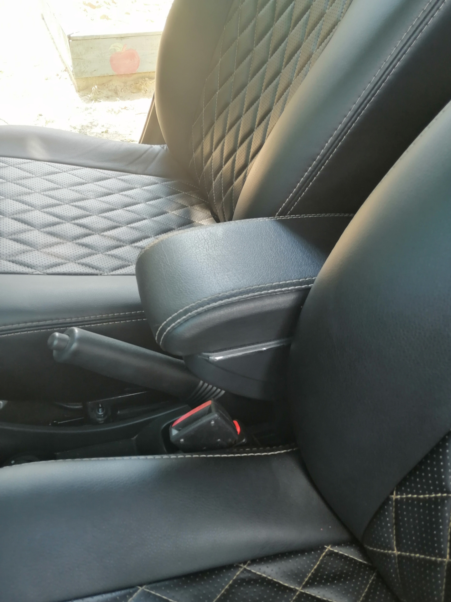 Подлокотник в рено дастер. — Renault Duster (1G), 1,6 л, 2018 года ...