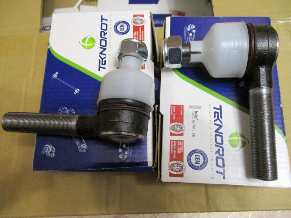 передние рулевые наконечники — Lada 21061