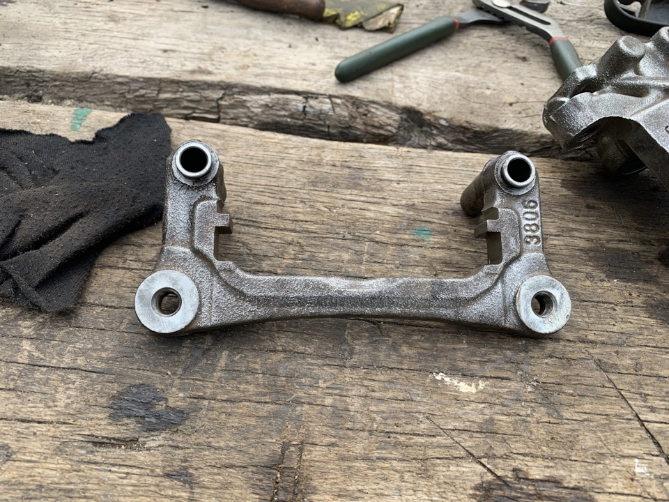 #16 убежало) — Mitsubishi Outlander XL, 2,4 л, 2007 года | своими ...