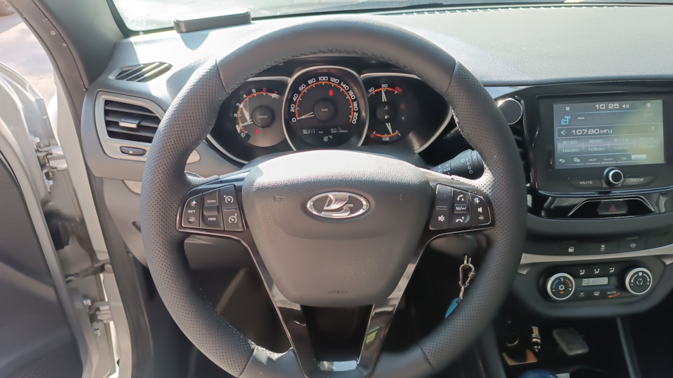 Руль в кожу, развал и колхоз — Lada Vesta (1G), 1,8 л, 2019 года ...