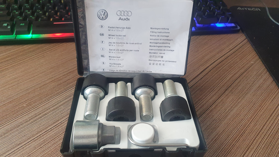 Оригинальные секретки VAG — Volkswagen Passat (US) (1G), 2,5 л, 2011 ...