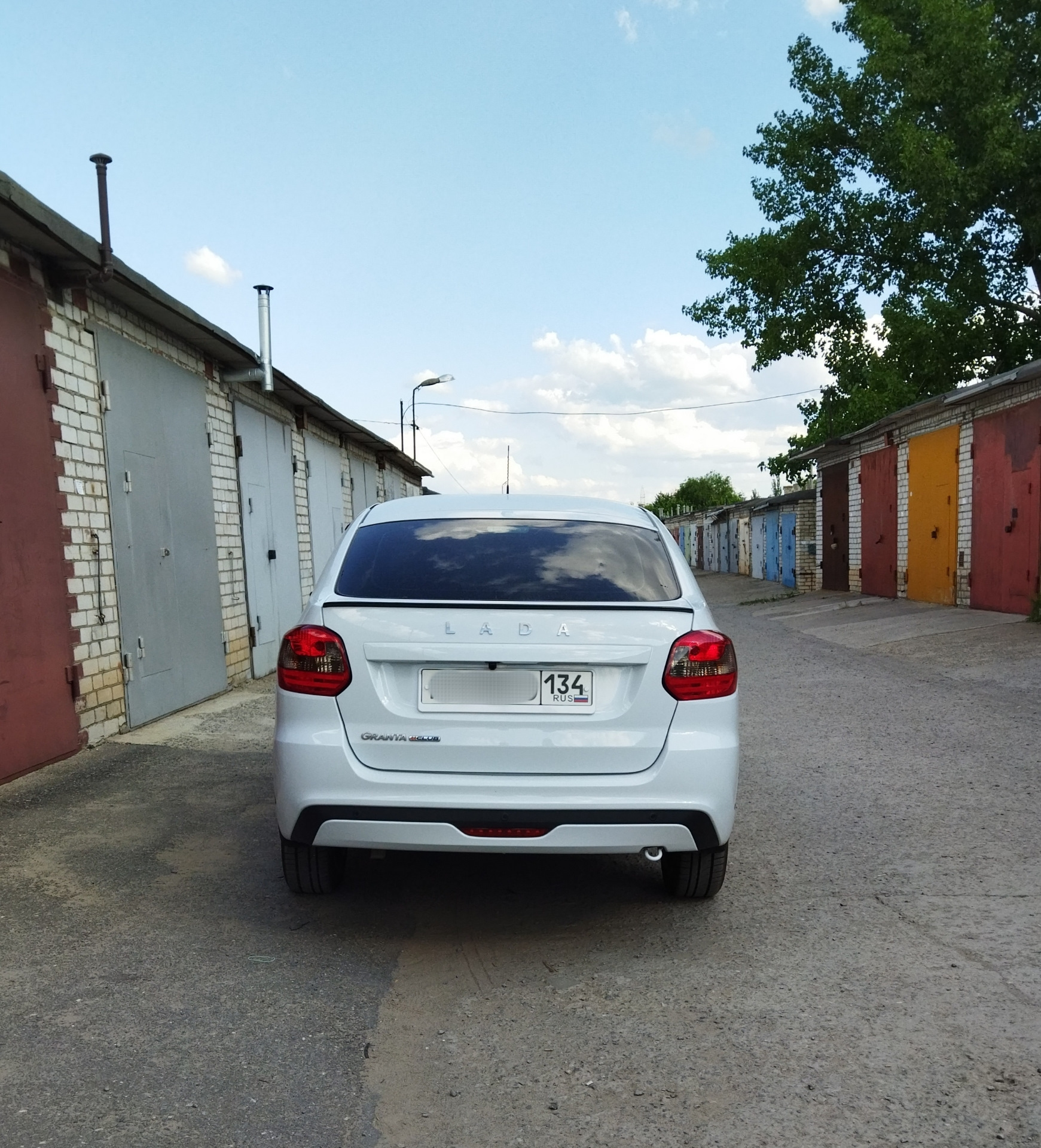 Тонировка зон поворотника и заднего хода фонарей — Lada Гранта Лифтбек ...