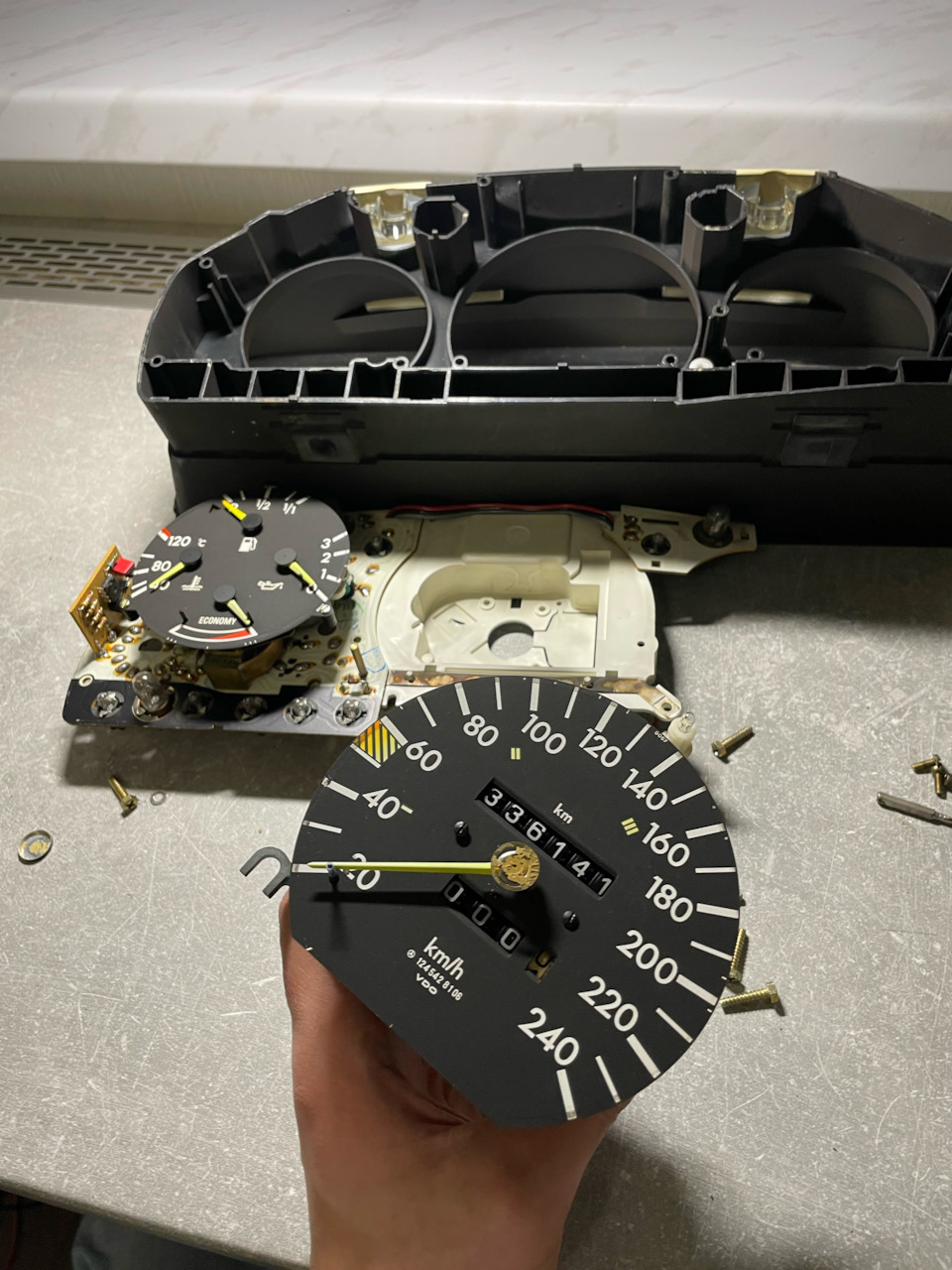 Фото в бортжурнале Mercedes-Benz E-Class (W124). Запчасти на фото: A1245428106