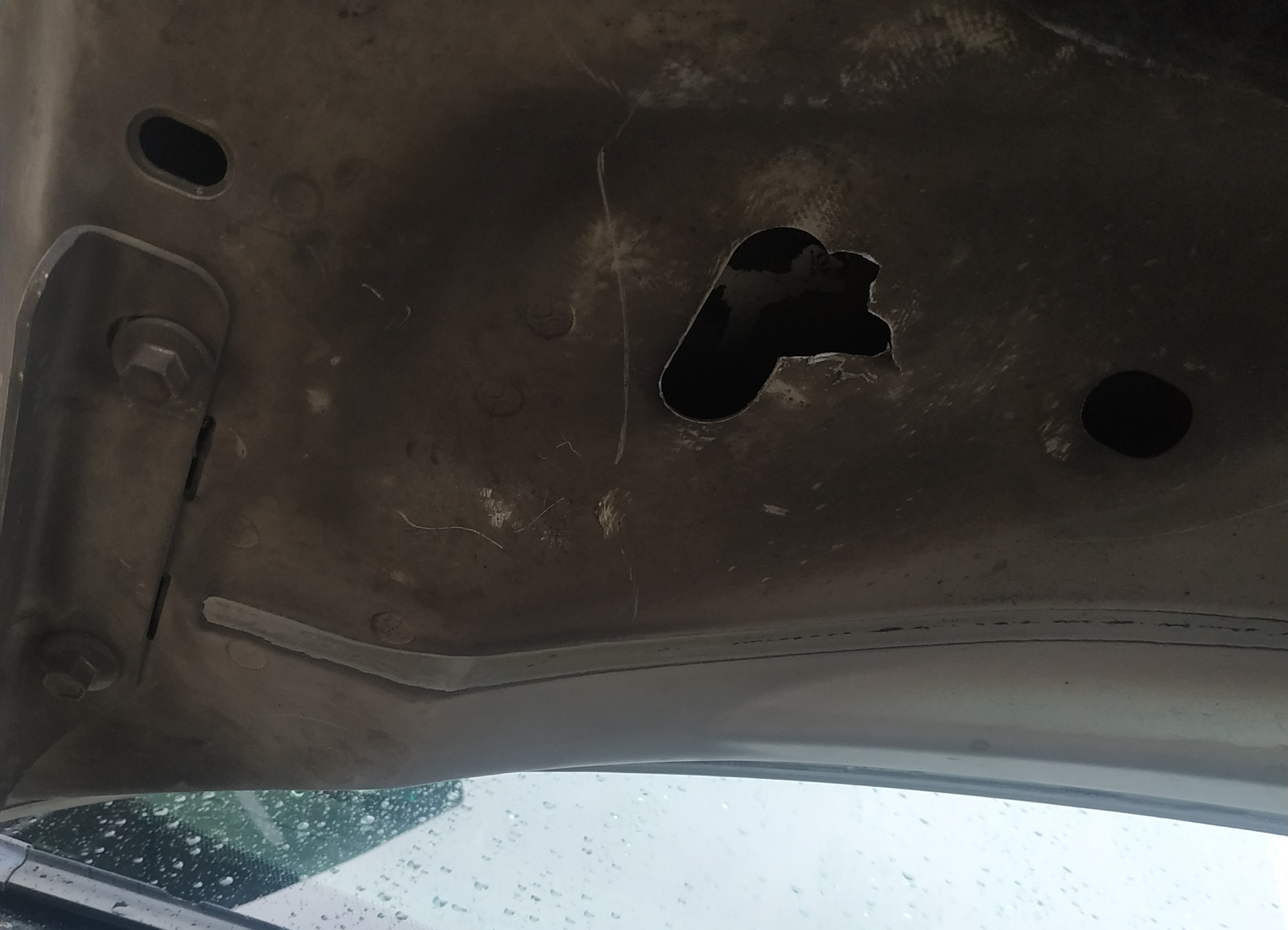 Пробил опору амортизатора. Как открыть Chrysler Pacifica когда сел акум ...