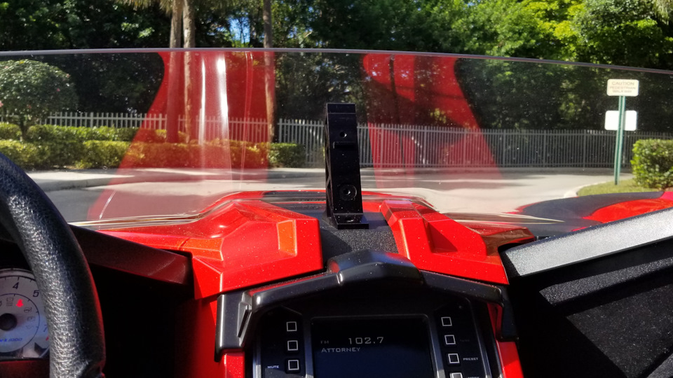 Slingshot машина 3 колеса