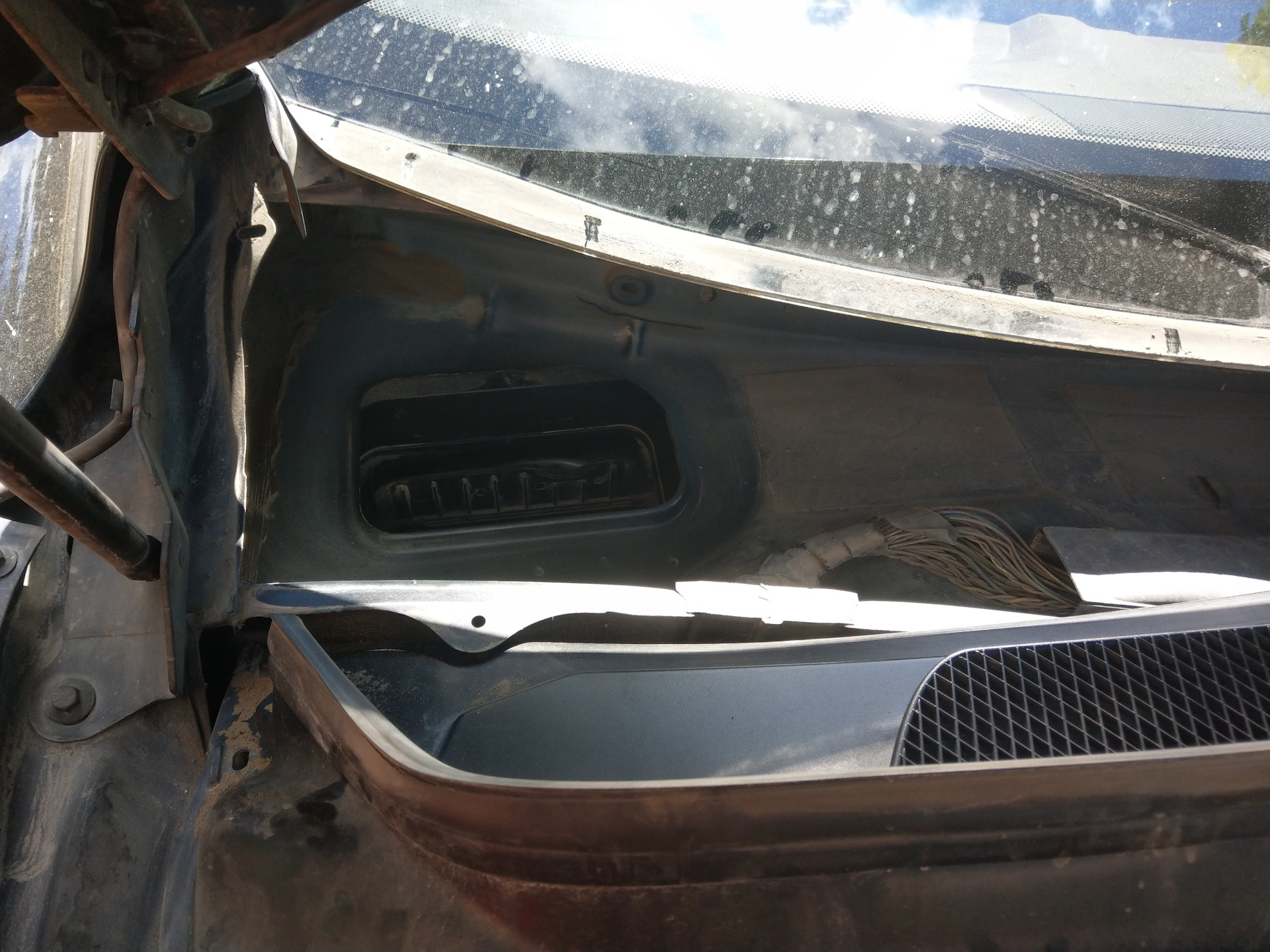 30754348 Решетка стеклоочистителя жабо Volvo XC90 2002-2014 2003 купить бу по це