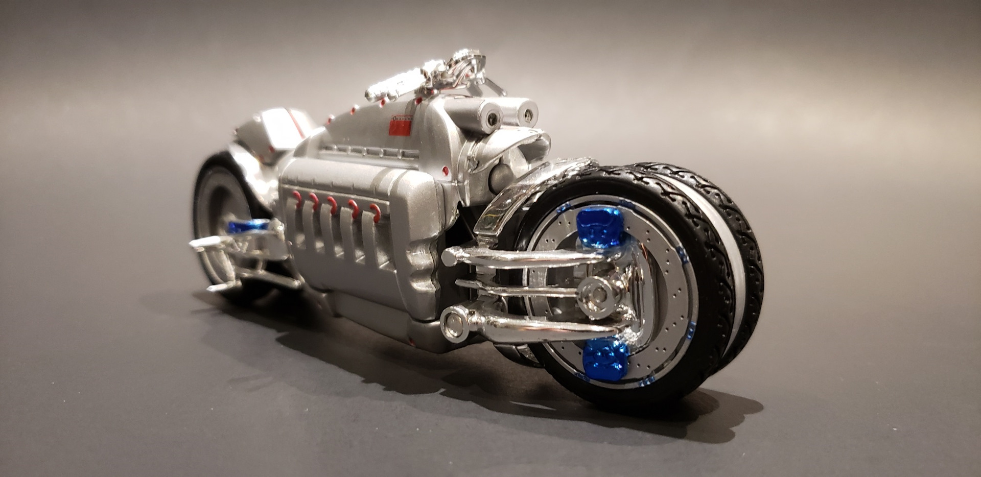 Крутящий момент фильм dodge Tomahawk