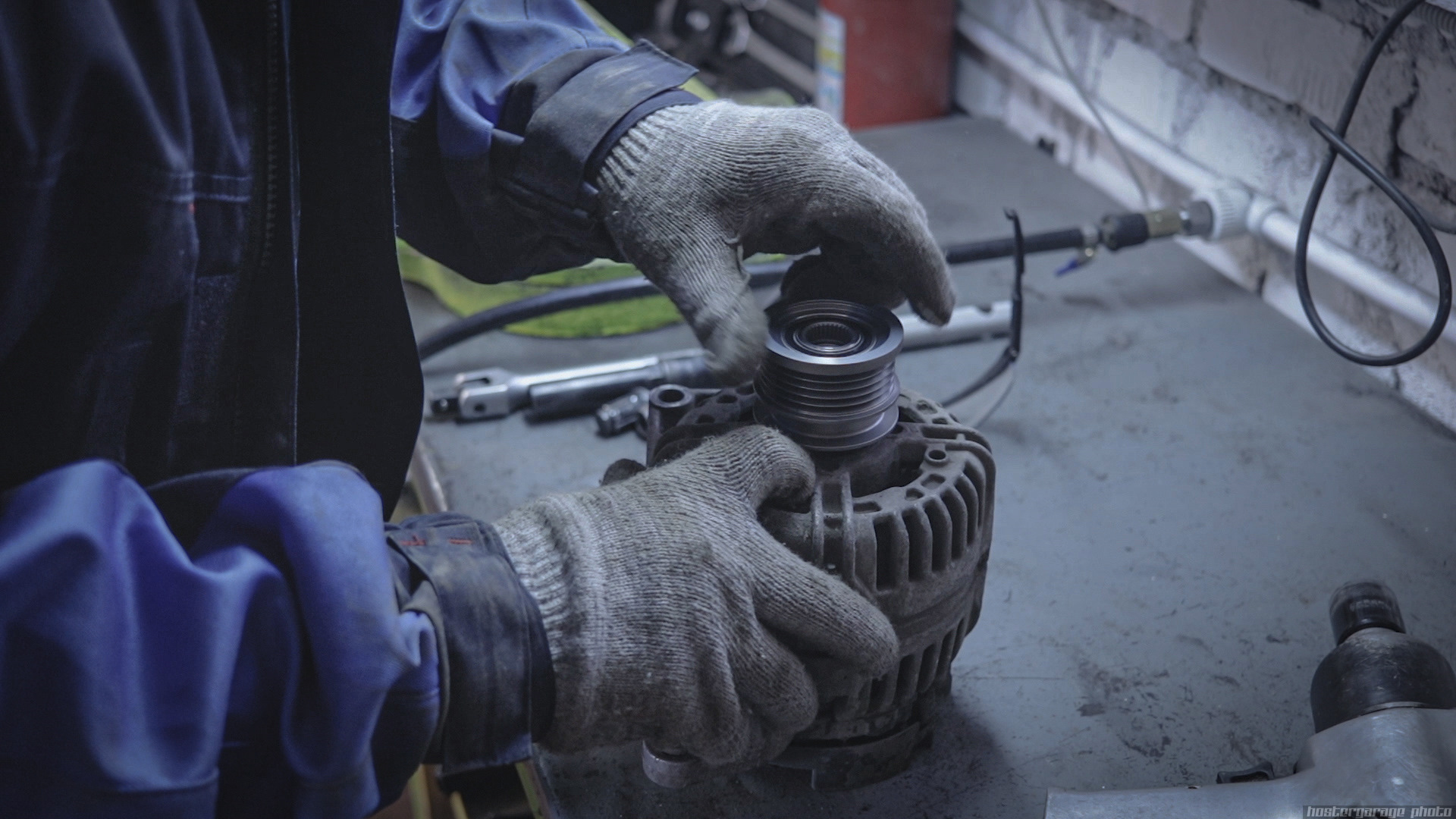 Снятие-установка генератора, установка обгонной муфты на Opel Astra H ...