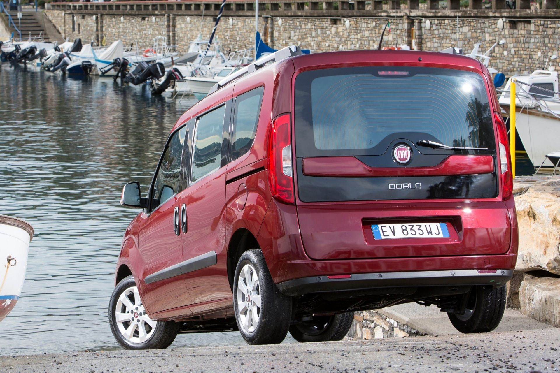 Автомобиль Fiat Doblo Panorama