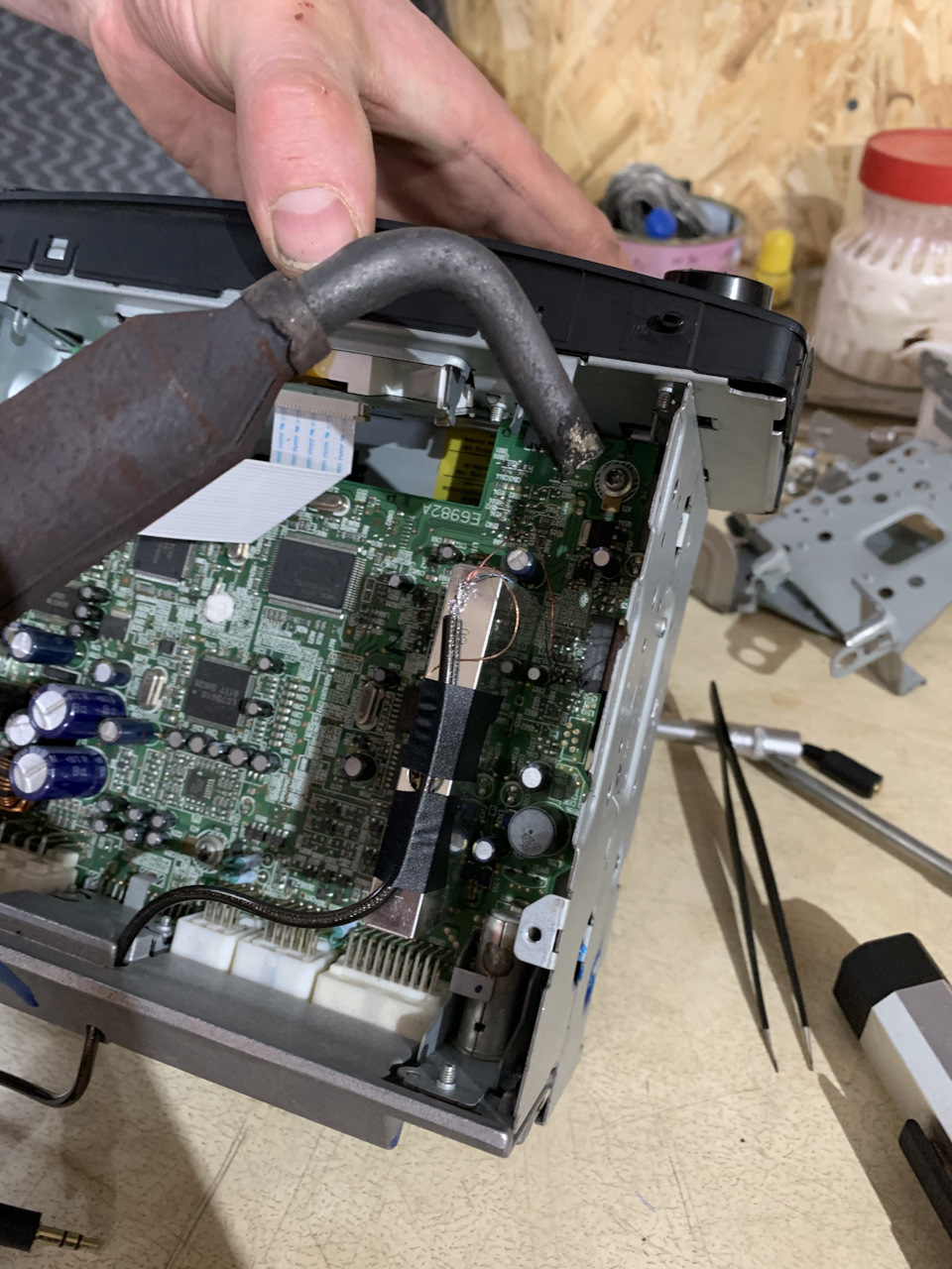 Припаяли аукс в штатную магнитолу — Toyota Corolla (140/150), 1,6 л ...