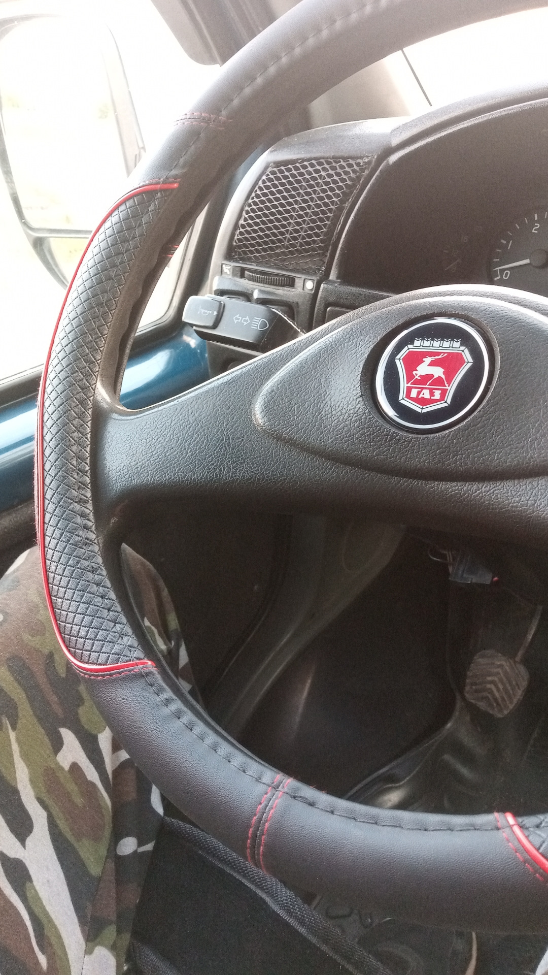 Накладка на руль, левый подлокотник, плитка в дорогу. — ГАЗ Газель, 2,2 ...