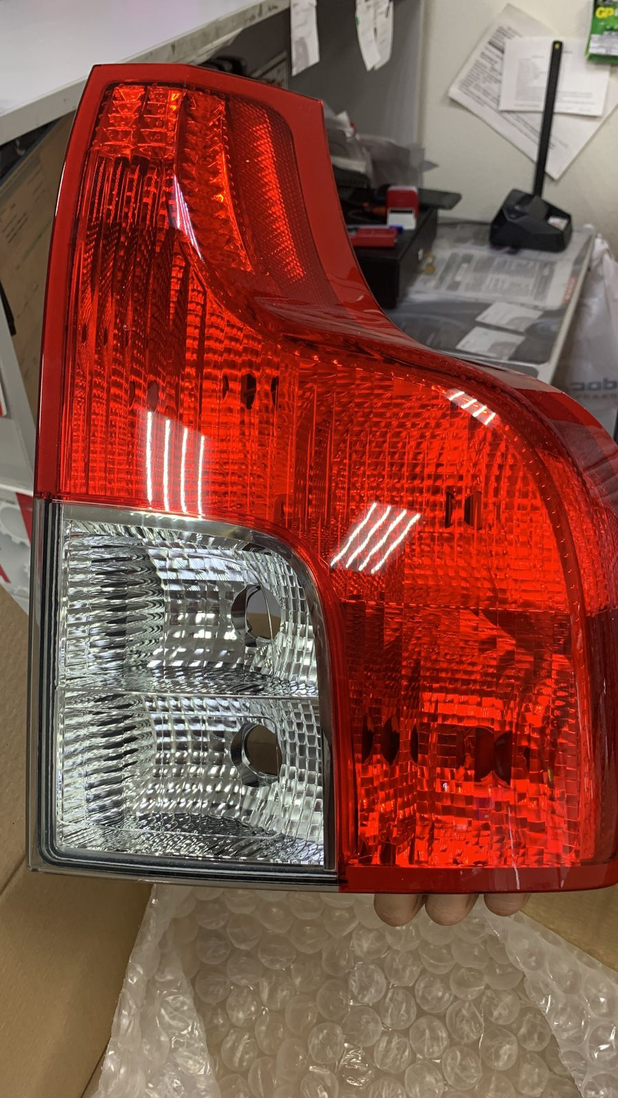 Замена заднего фонаря — Volvo XC90 (1G), 3,2 л, 2009 года | своими ...