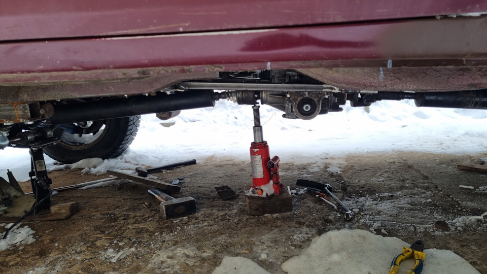 Врт так висит. От дороги около 34см просвет. — ИЖ 2717