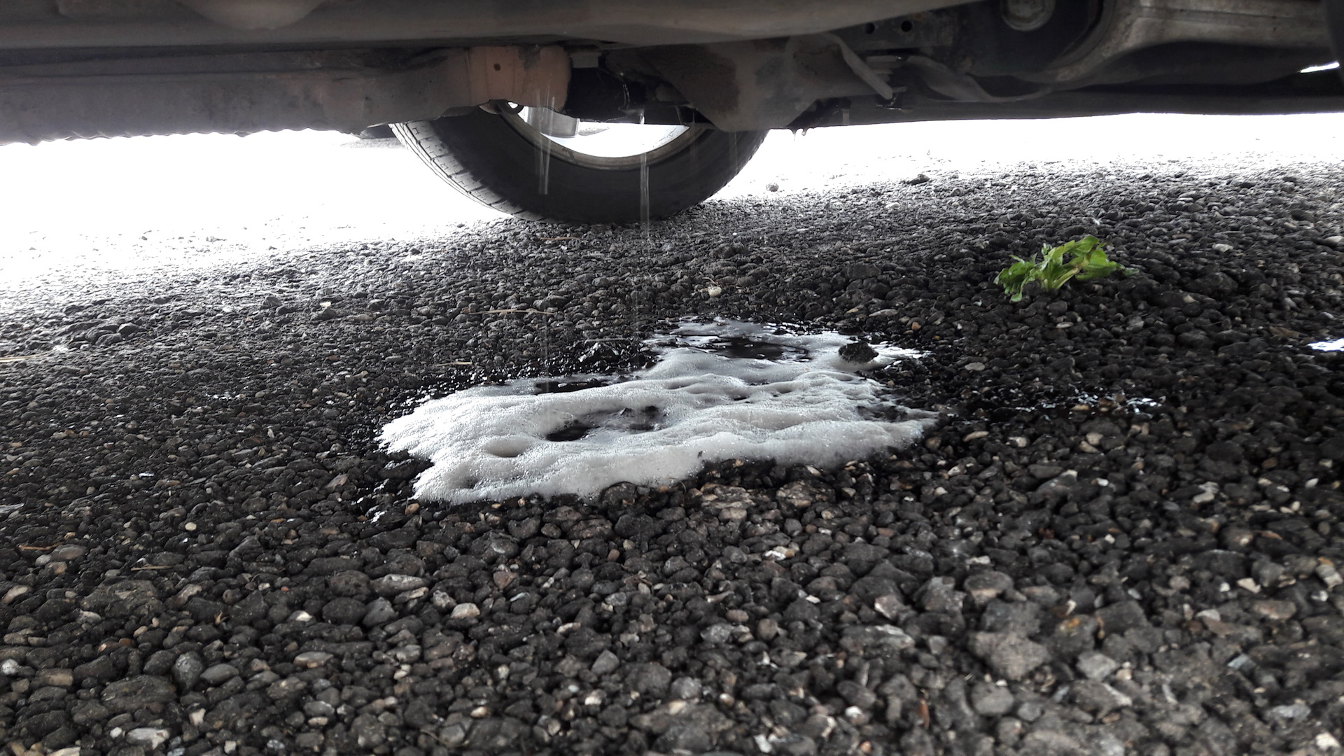 Дренаж слива конденсата кондиционера, чистка. — Audi Allroad (C5), 2,7 ...