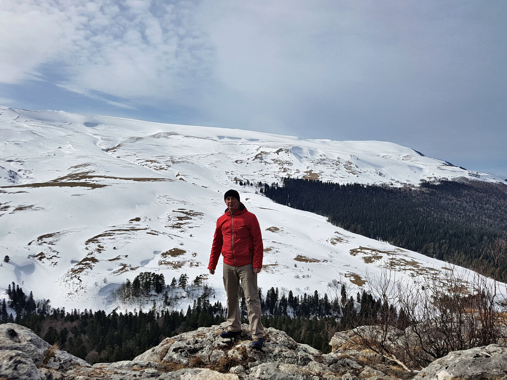 Лаго наки есть ли снег сейчас. Лагонаки зима. Красоты лагонаки. Лаго наки зима. Плато лаго наки зима.