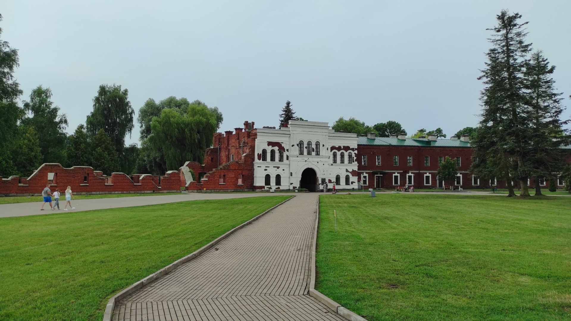 вход в брестскую крепость