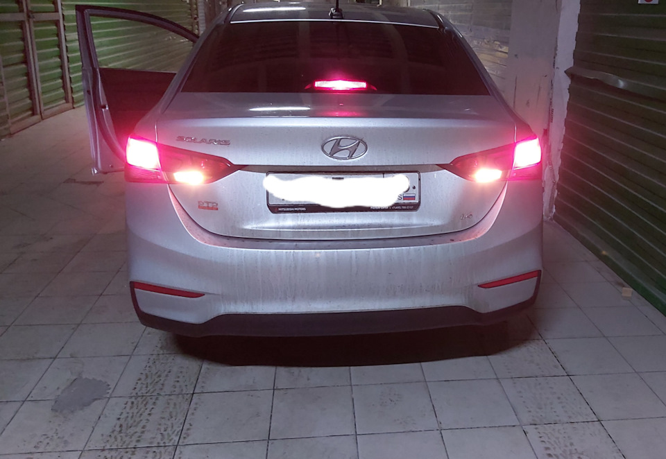 Замена задних лампочек солярис. Задний ход Солярис. Hyundai Solaris 2 мощные led лампы в задний ход. Лампочка заднего хода Солярис 2019. Solaris 2016 лампа заднего хода.