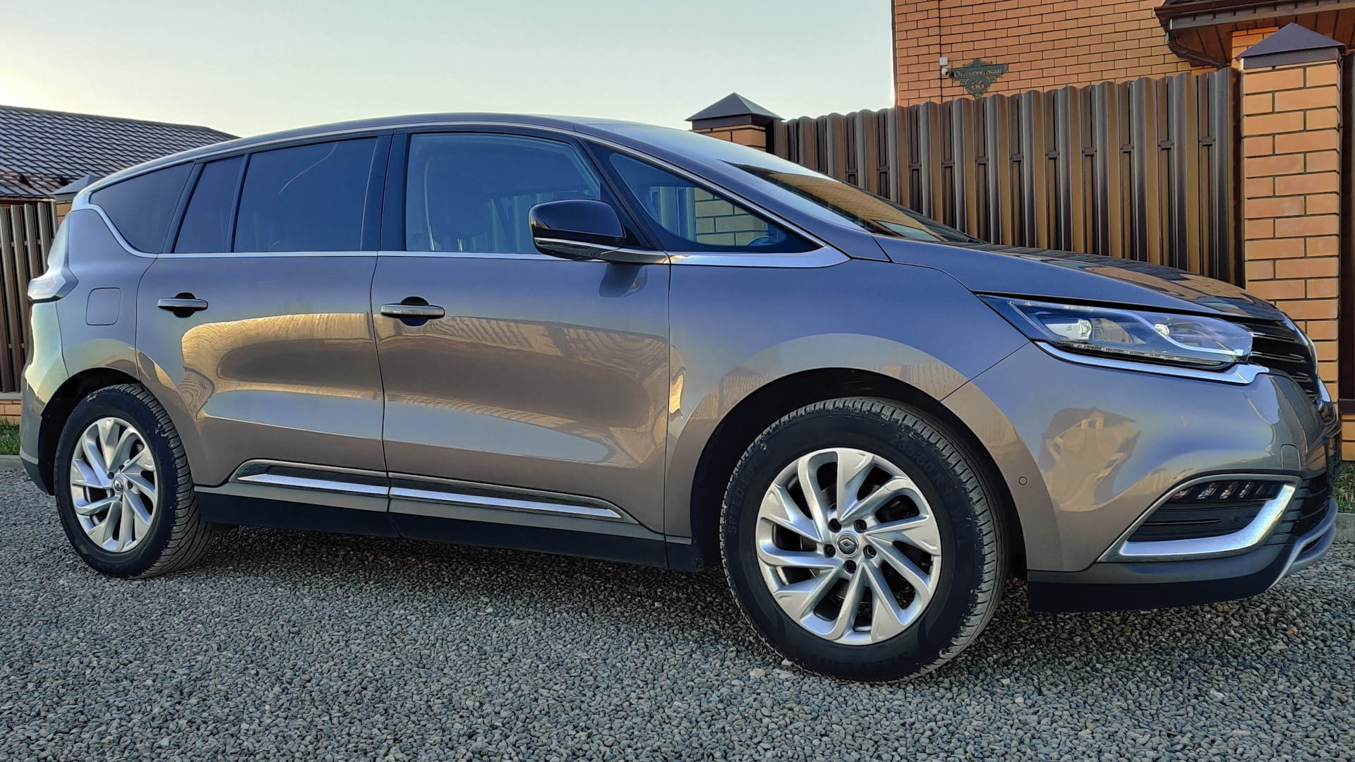 Renault Espace V 1.6 дизельный 2016 | V 130 л.с. МЕХХ на DRIVE2