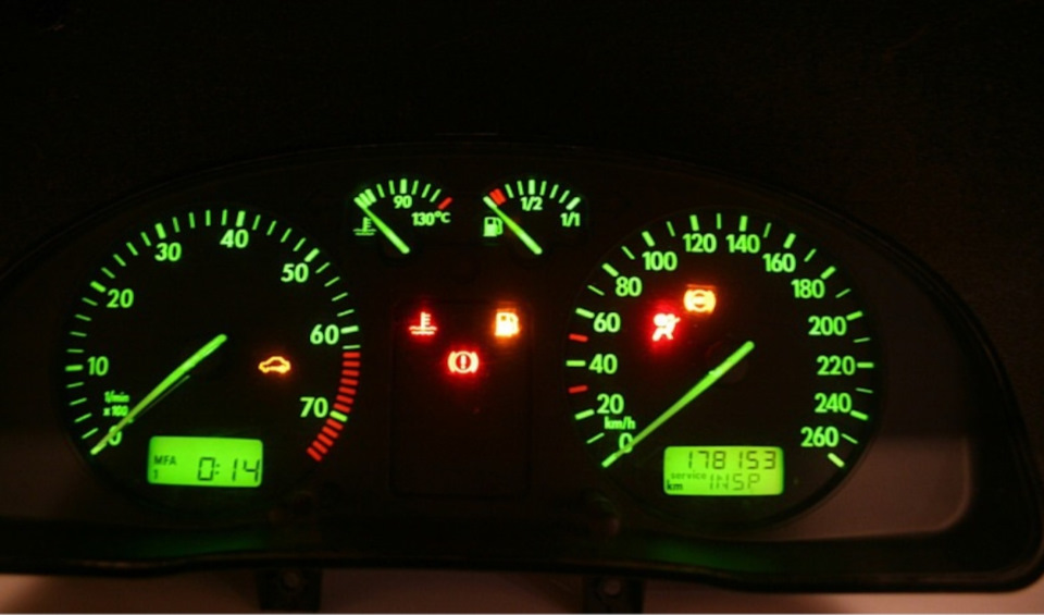 Не горит лампа АКБ — Volkswagen Passat B5, 1,6 л, 1997 года ...
