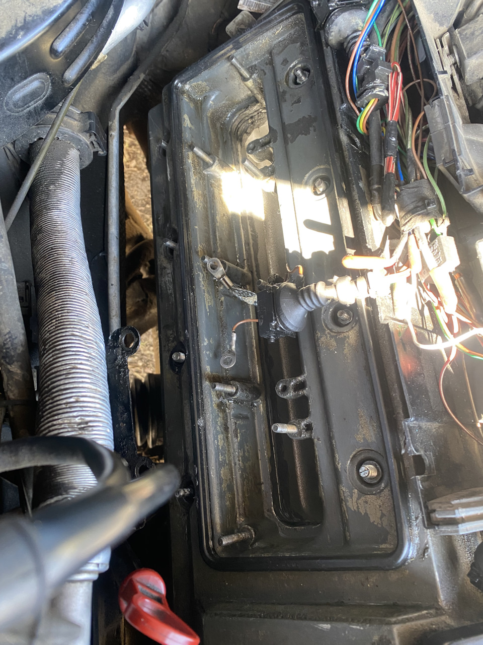 Течь клапанной крышки! — Land Rover Range Rover (3G), 4,4 л, 2002 года ...