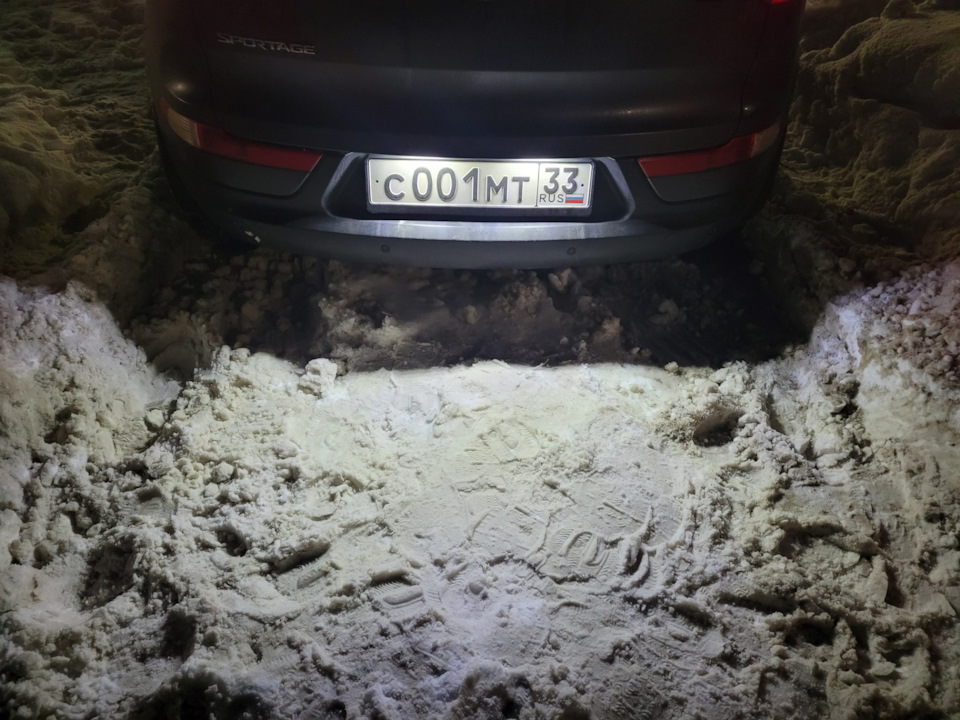 Диодная подсветка номера — KIA Sportage (3G), 2 л, 2011 года | тюнинг ...