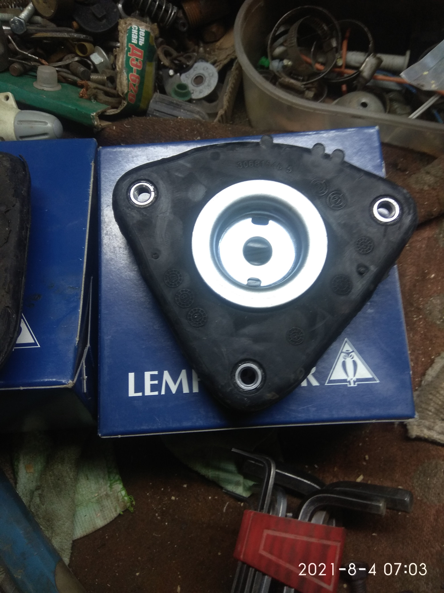 Опоры передних стоек амортизатора. — Ford C-Max I, 2 л, 2006 года ...