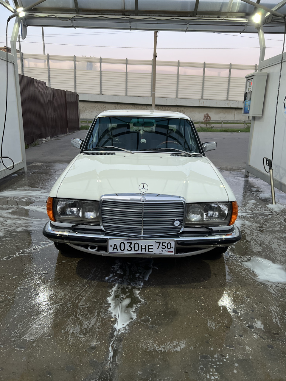 Спасибо Питер за гостеприимство! — Mercedes-Benz W123, 2,3 л, 1984 года |  другое | DRIVE2