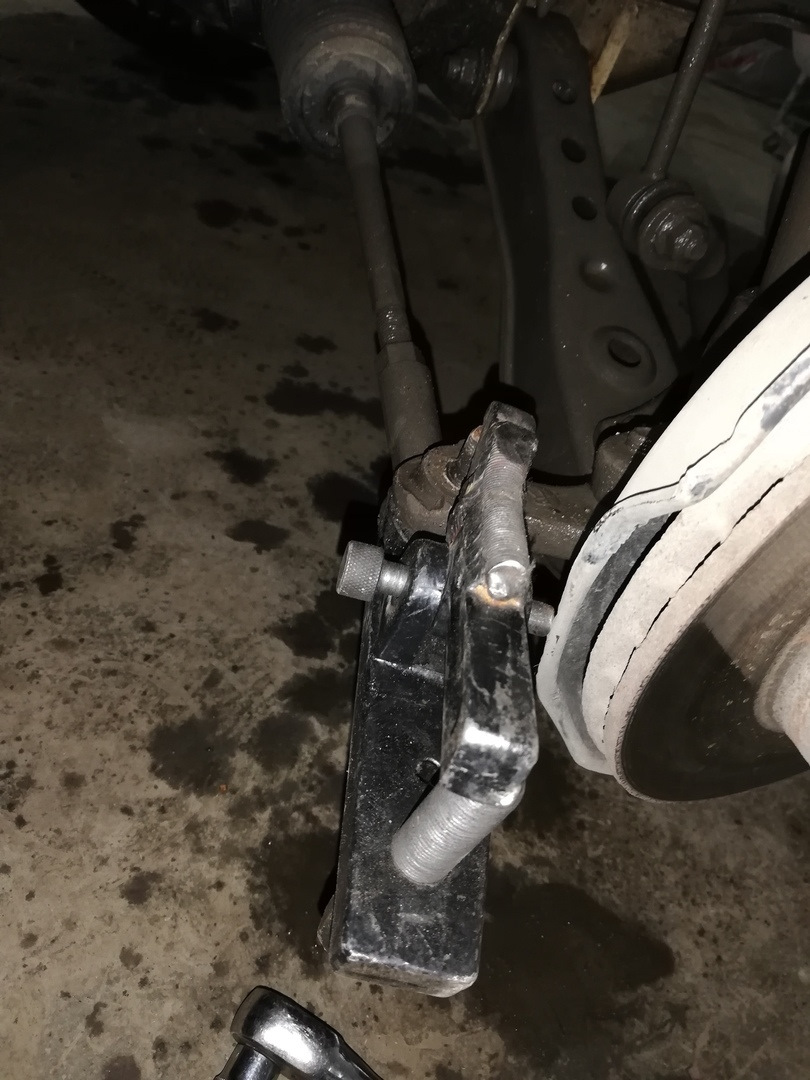 Мелкое ТО #6. Починяем тормозилки спереди. — Toyota Mark II (80), 2 л ...