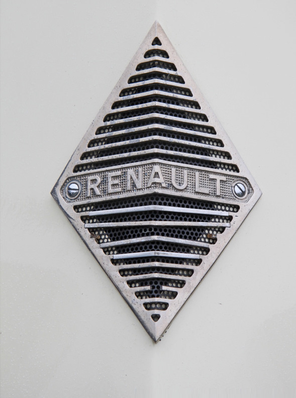 У Renault новый логотип. Как он менялся с 1898 года?