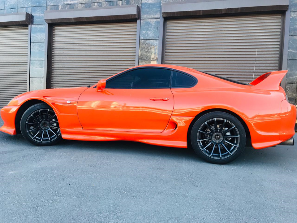 Toyota Supra a80 Orange