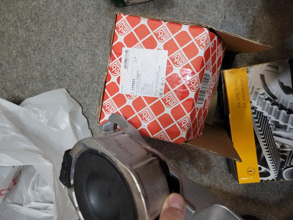 Фото в бортжурнале Volvo S40 (2G)