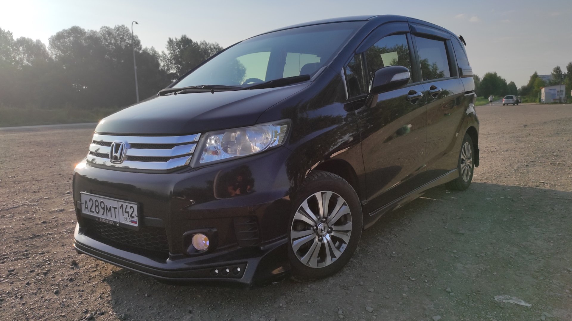 Honda freed Spike