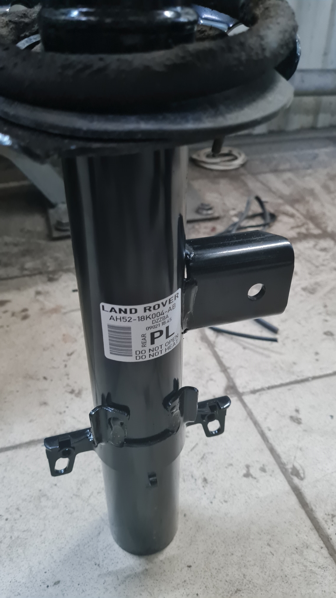 92. Замена задних амортизаторов Freelander 2 — Land Rover Freelander 2 ...