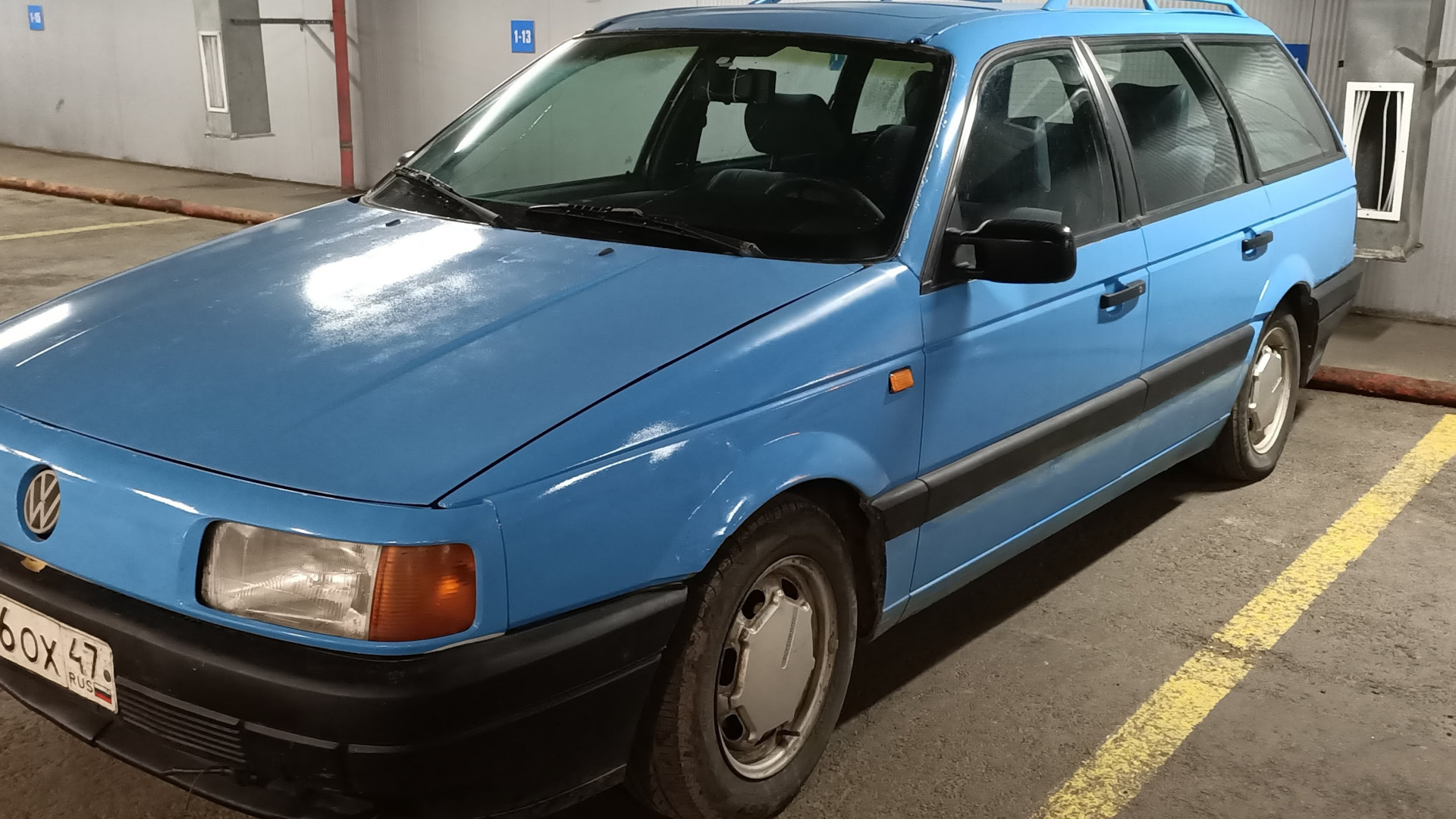 Volkswagen Passat B3 1.8 бензиновый 1992 | голубой на автомате на DRIVE2