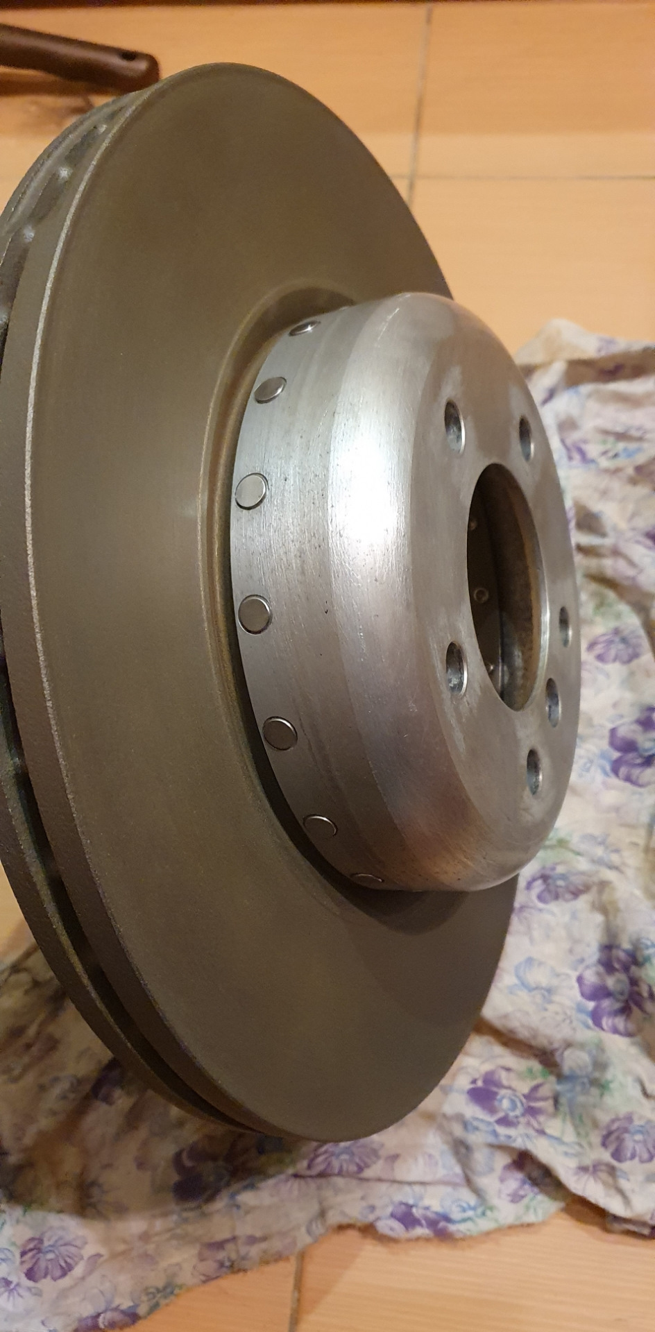 Очистка тормозных дисков от ржавчины кислотой — BMW 1 series (E81/E87 ...