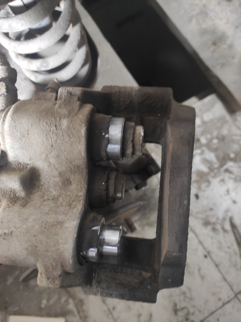 Тормозной суппорт Trialli галимый 🇨🇳, в чёрный список — Lada 4x4 5D