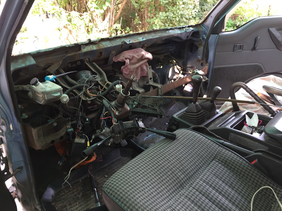 Ремонт лобовой части кузова — Mitsubishi L300, 2,4 л, 1990 года ...