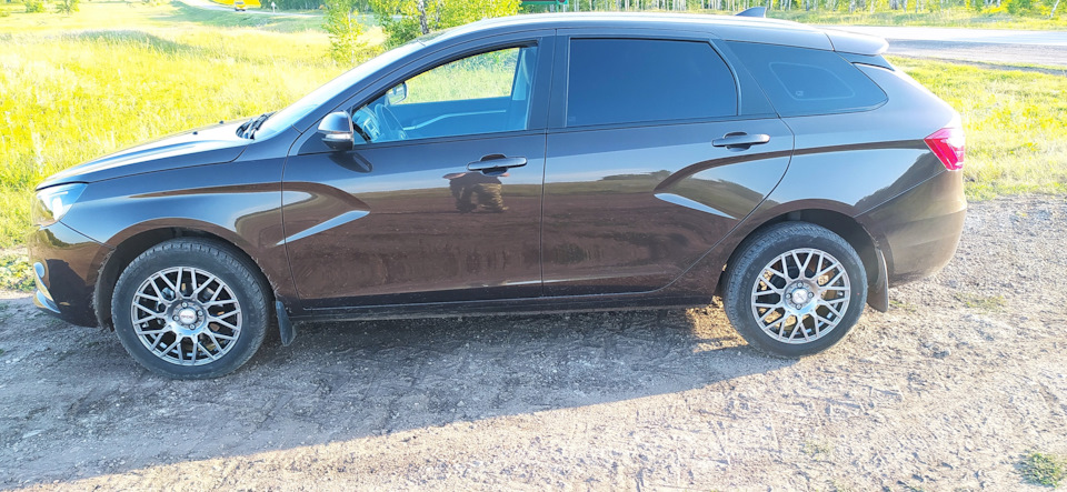 2 — Lada Vesta SW (1G)