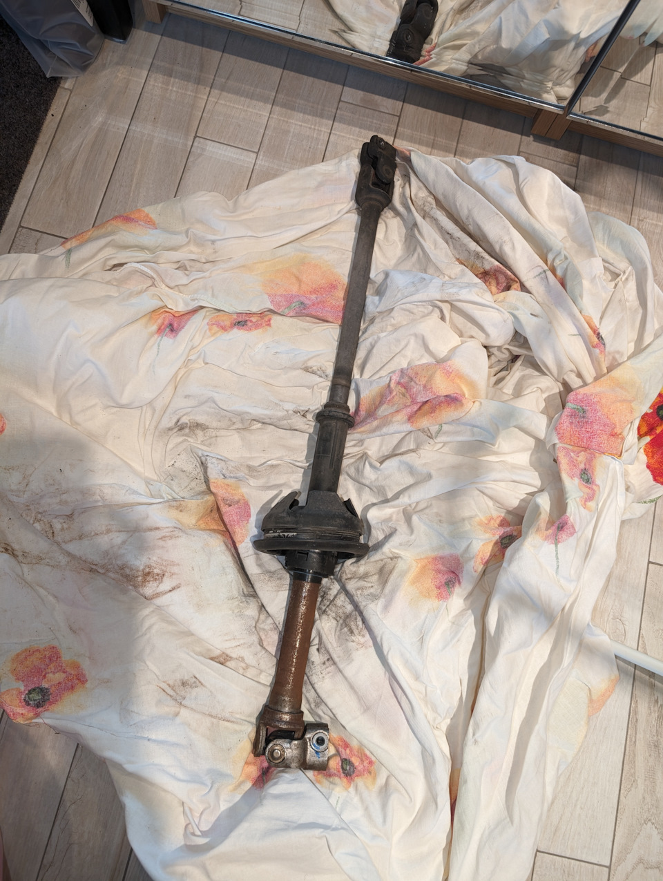 Замена крестовины рулевого вала Q5 (кардан) — Audi Q5 (1G), 2 л, 2010 ...