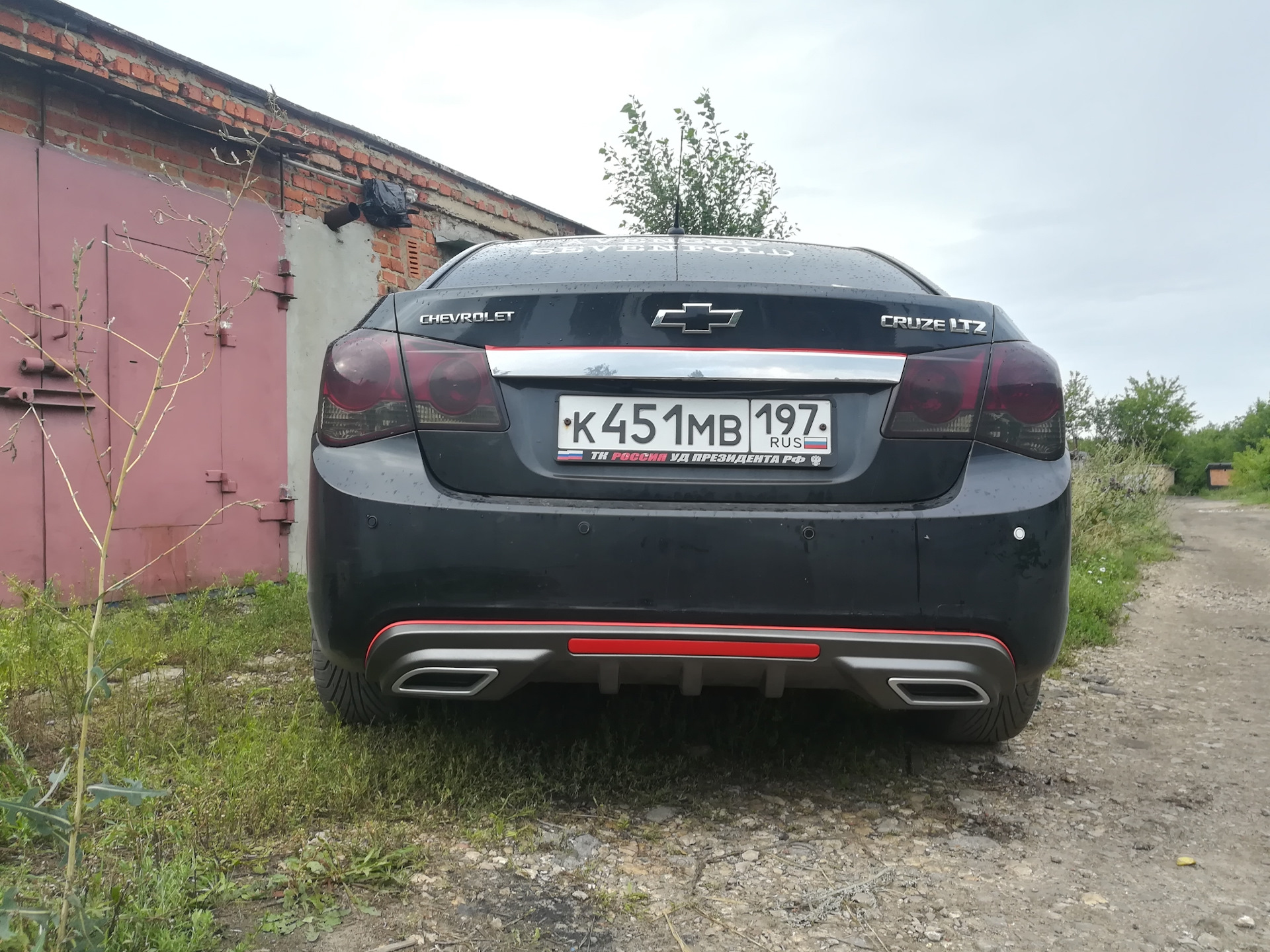 Диффузор заднего бампера шевроле круз. Диффузор на задний бампер шевроле круз седан. Задний диффузор шевроле круз. Диффузор на бампер шевроле круз. Задний диффузор шевроле круз седан 2012.