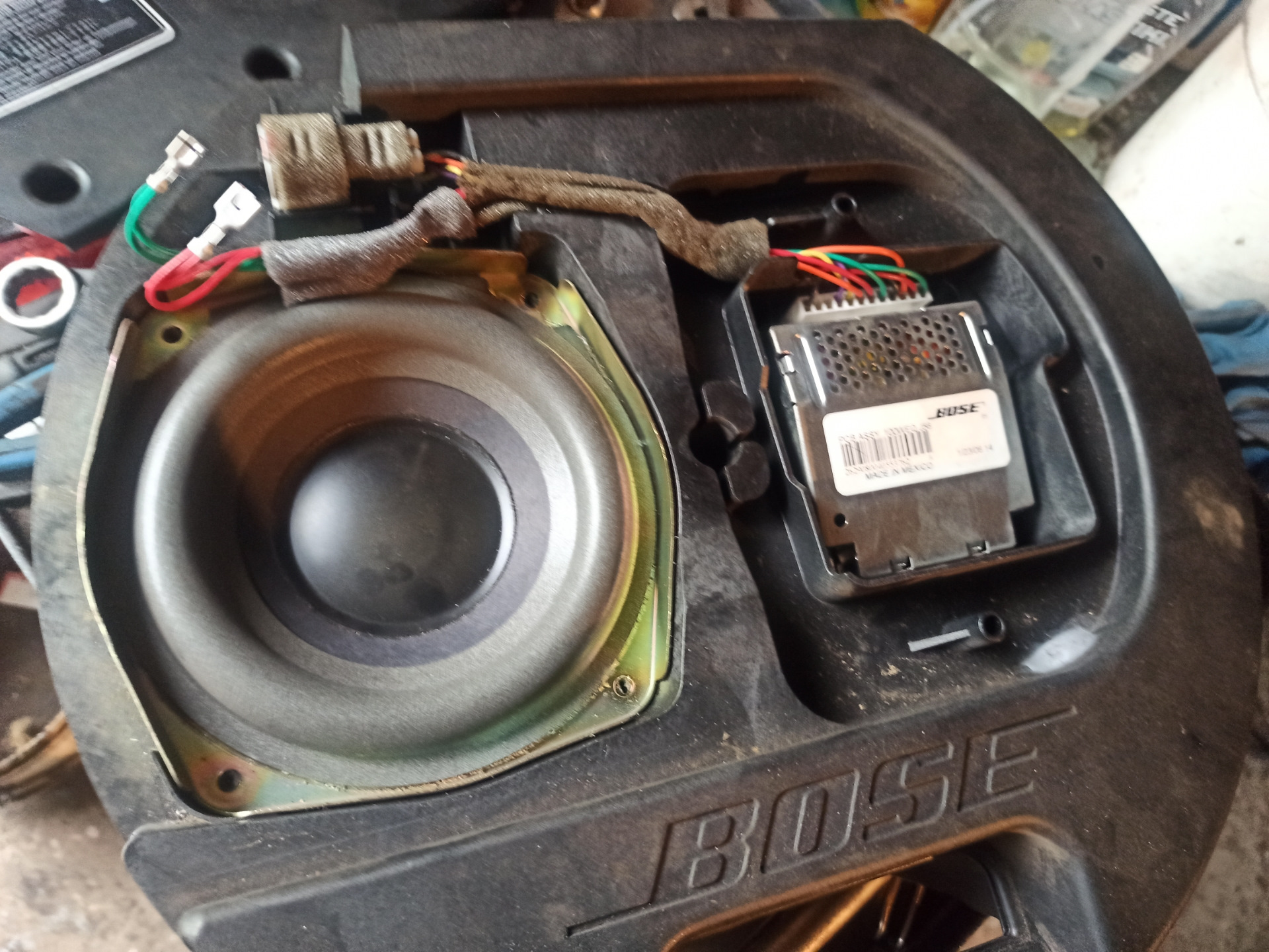 Bose 28170. Сабвуфер 28170 ca10a. Усилитель сабвуфера Bose Nissan. 28170 Jd65a Bose. 28170jd65a.