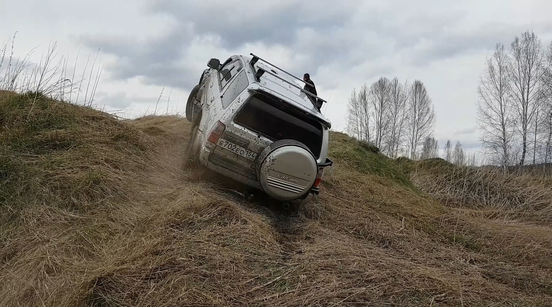 Паджеро на бездорожье видео. Klaperjaht off-Road покатушки. Нива тянет Pajero.