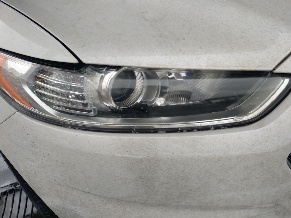 Ford Fusion Hybrid head Light connecting