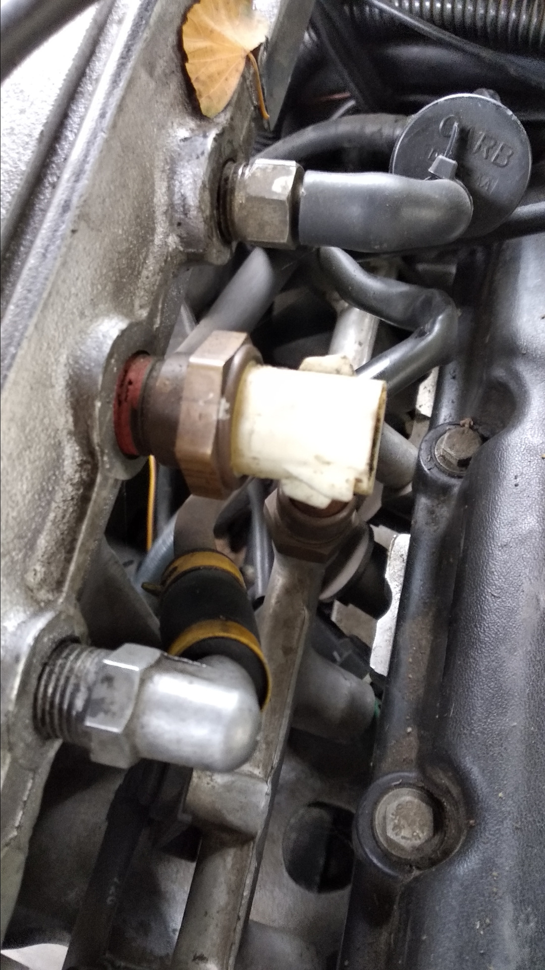 Замена датчика давления во впускном коллекторе. Замена датчика давления во впускном коллекторе. Датчик абсолютного давления шевроле круз 1. Датчик абсолютного давления воздуха саманд 1. 6.